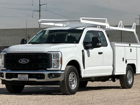 Used 2025 Ford F250 XL w/ XL Chrome Package image 8