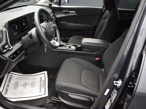 Used 2025 Kia Sportage LX FWD image 14