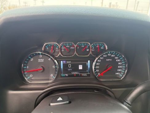 Used 2018 Chevrolet Tahoe LT w/ LT Signature Package image 12