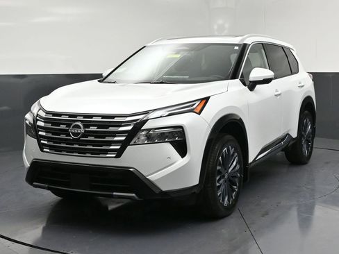 New 2026 Nissan Rogue Platinum w/ Tech Package image 3