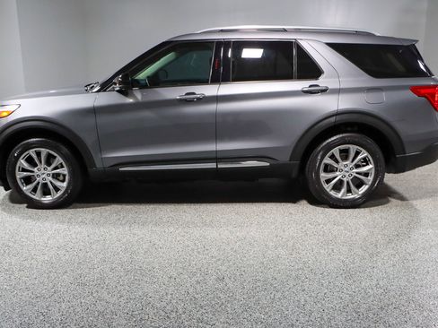 Used 2022 Ford Explorer Limited AWD/4WD image 10