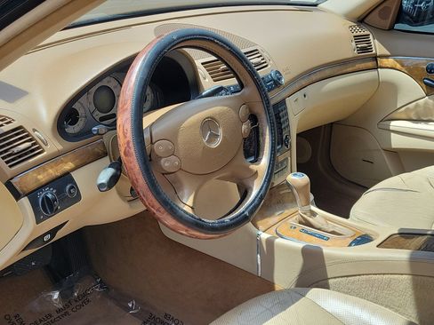 Used 2007 Mercedes-Benz E 550 Sedan image 10