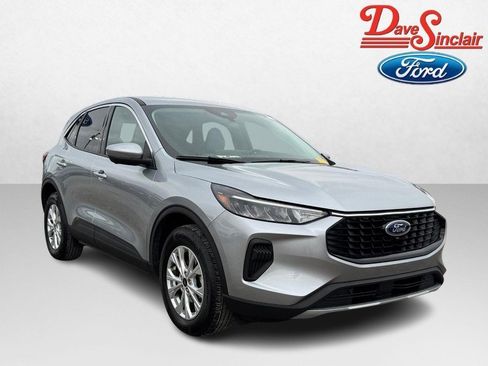 Used 2023 Ford Escape Active w/ Tech Pack #2 AWD/4WD image 4