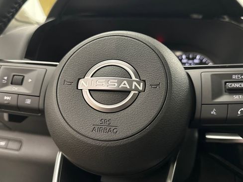 Used 2024 Nissan Pathfinder SL w/ SL Premium Package AWD/4WD image 15