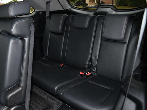 Used 2015 Toyota Highlander XLE image 19