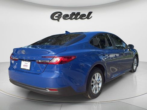 Used 2025 Toyota Camry LE FWD image 5