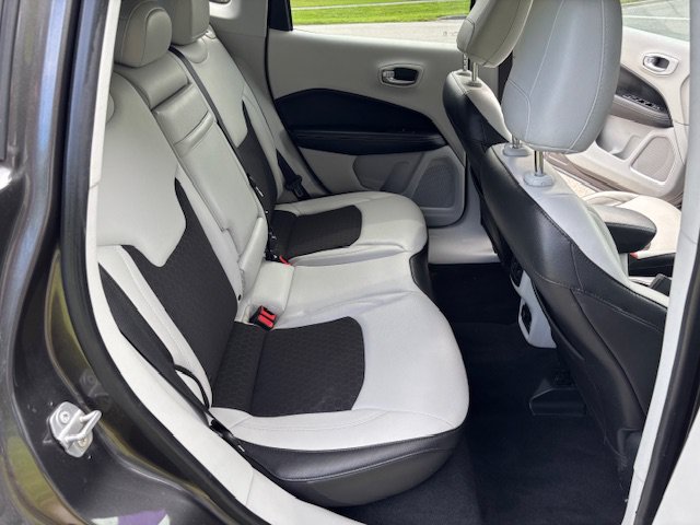 Used 2018 Jeep Compass Latitude w/ Popular Equipment Group FWD image 14