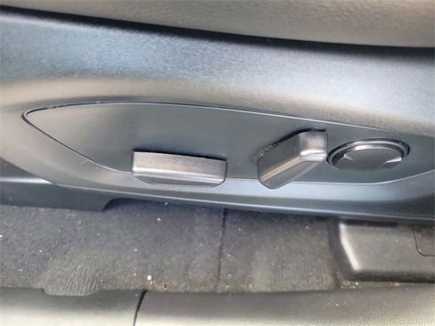 Certified 2022 Ford Explorer Limited w/ Equipment Group 301A image 19