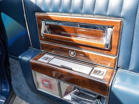 Used 1989 Cadillac Brougham RWD image 20