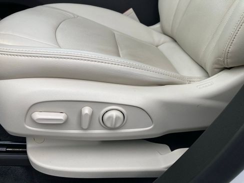 Certified 2023 Buick Enclave Essence w/ Experience Buick Package image 11