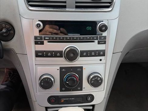 Used 2009 Pontiac G6 Sedan w/ Preferred Package FWD image 4