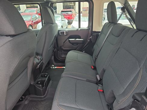 Used 2026 Jeep Wrangler Unlimited Sport AWD/4WD image 16