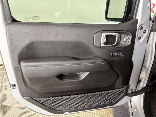Used 2023 Jeep Wrangler Unlimited Sahara w/ Cold Weather Group AWD/4WD image 23