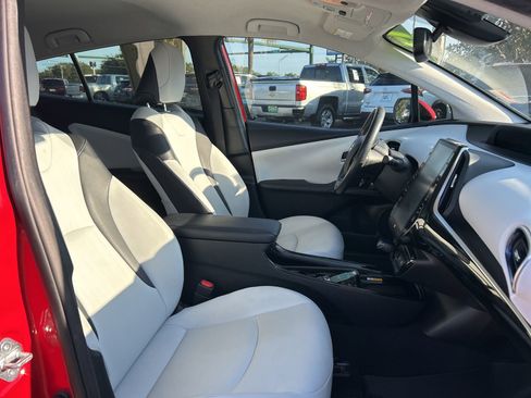 Used 2019 Toyota Prius Limited image 30