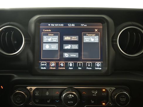 Used 2022 Jeep Wrangler Unlimited Sahara w/ Cold Weather Group AWD/4WD image 28