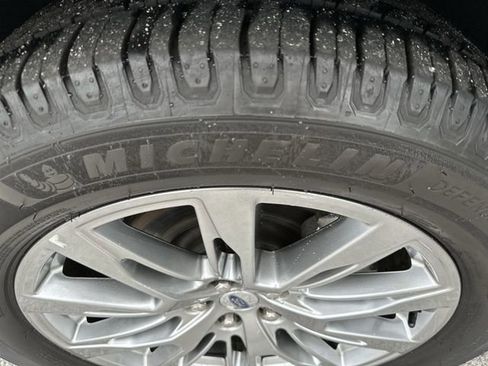 Used 2025 Ford Explorer Platinum RWD image 30