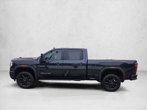 Used 2025 GMC Sierra 2500 AT4 w/ AT4 Premium Plus Package AWD/4WD image 9