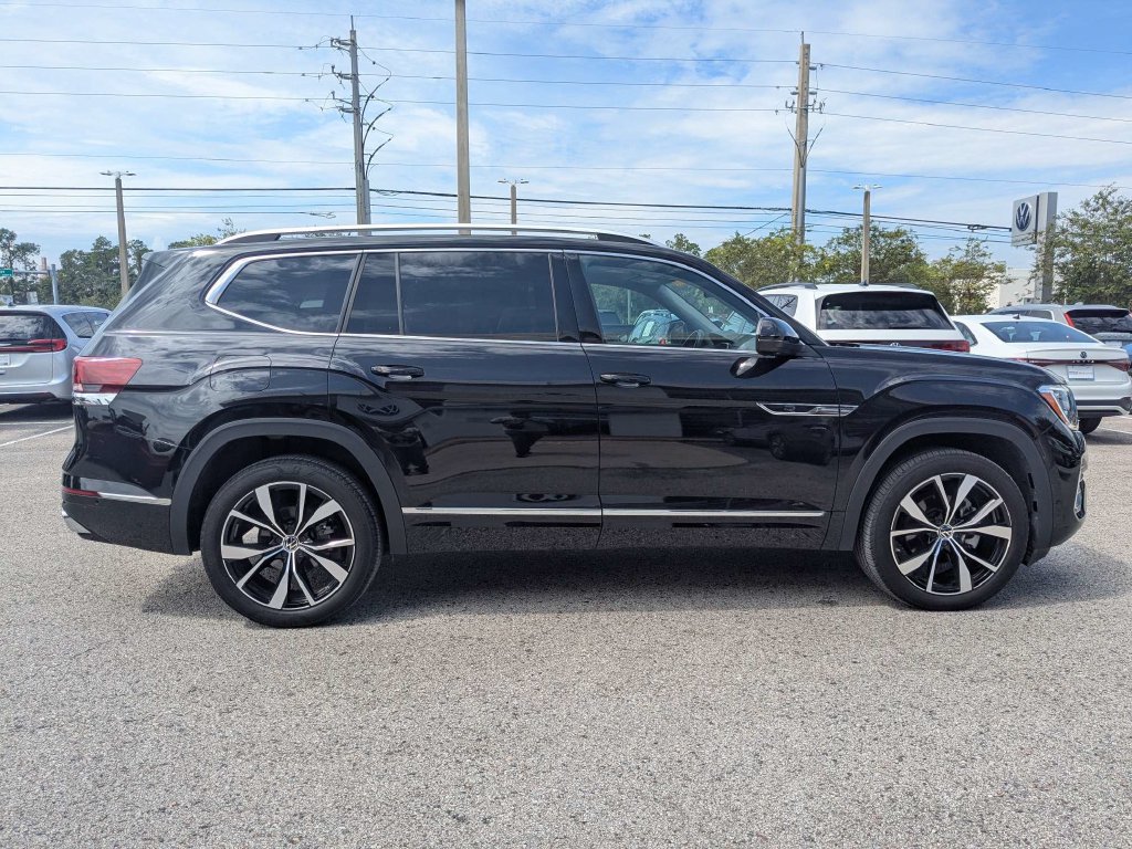 Certified 2025 Volkswagen Atlas SEL Premium R-Line AWD/4WD image 7