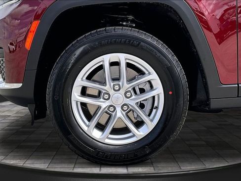 New 2026 Jeep Grand Cherokee L Laredo AWD/4WD image 33