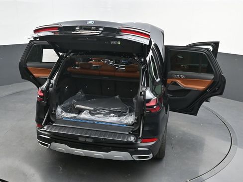 New 2026 BMW X5 xDrive50e w/ Premium Package AWD/4WD image 58