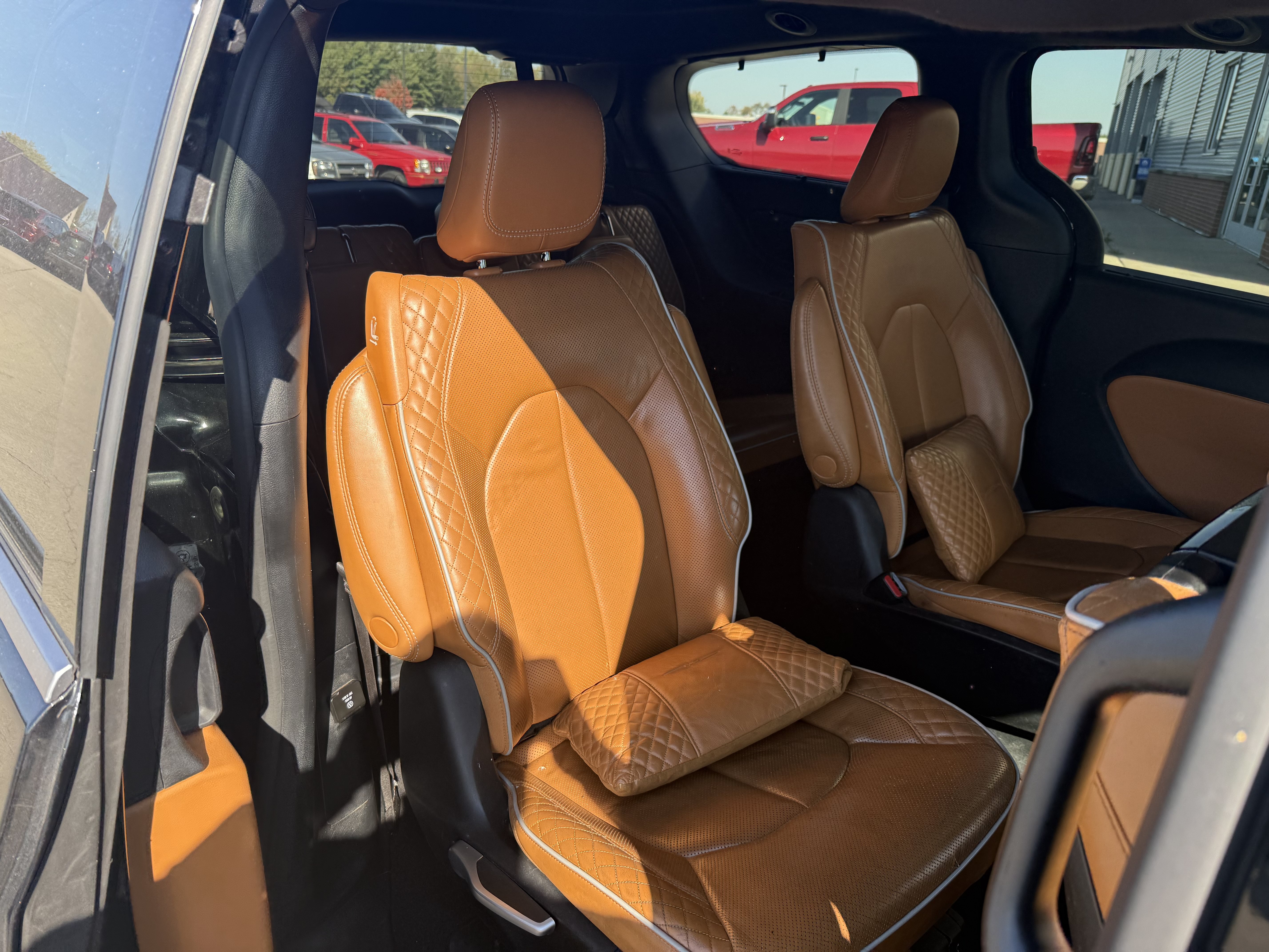Used 2022 Chrysler Pacifica Pinnacle FWD image 10