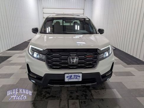 Used 2025 Honda Ridgeline TrailSport image 7