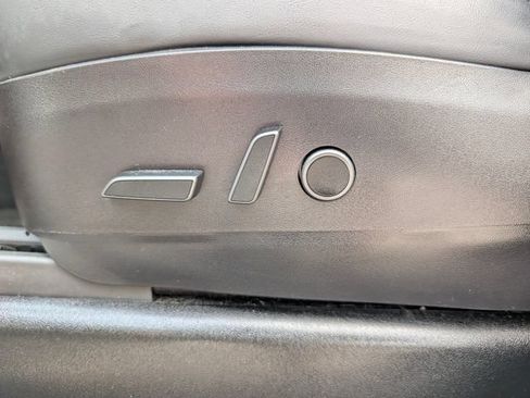 Used 2023 Tesla Model Y Performance AWD/4WD image 11
