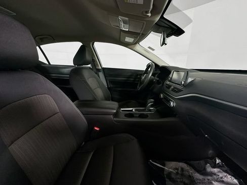 Used 2024 Nissan Altima 2.5 S FWD image 26