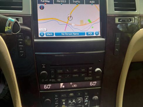 Used 2014 Cadillac Escalade ESV Premium AWD/4WD image 26