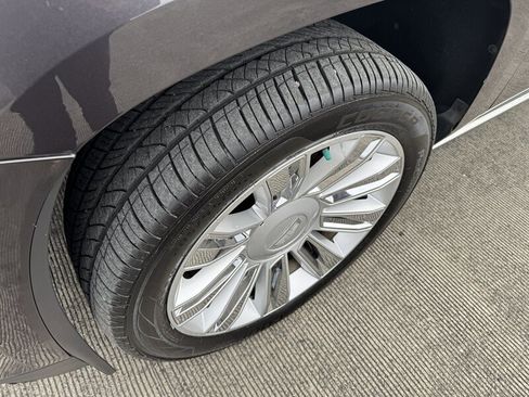 Used 2016 Cadillac Escalade ESV Platinum image 17