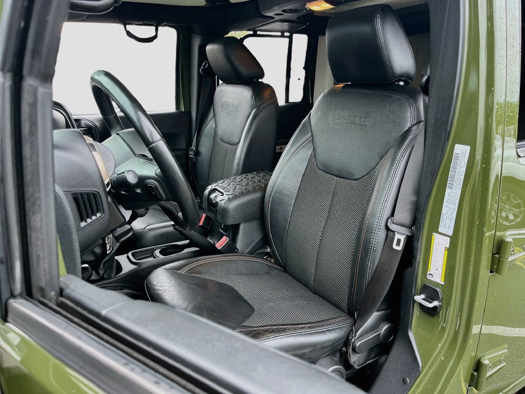Used 2016 Jeep Wrangler Unlimited Sahara AWD/4WD image 18