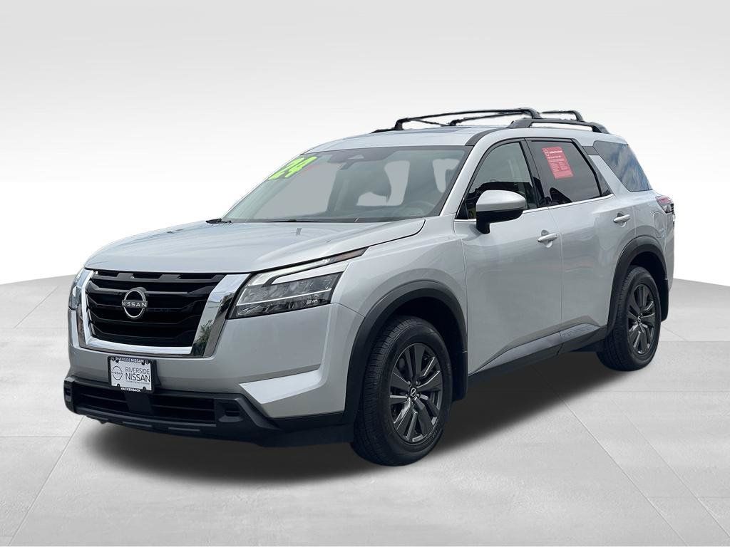 Certified 2022 Nissan Pathfinder SV w/ SV Premium Package AWD/4WD image 2