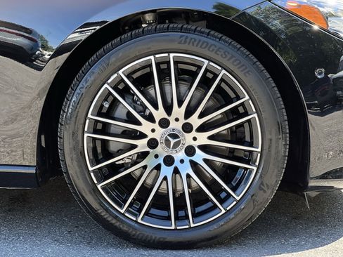 Used 2025 Mercedes-Benz C 300 4MATIC Sedan image 17