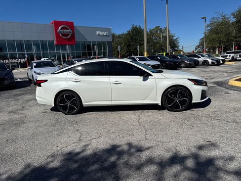 New 2025 Nissan Altima 2.5 SR image 5