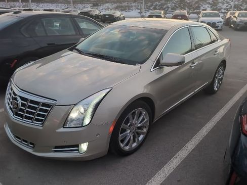 Used 2014 Cadillac XTS Luxury w/ Driver Awareness Package image 2