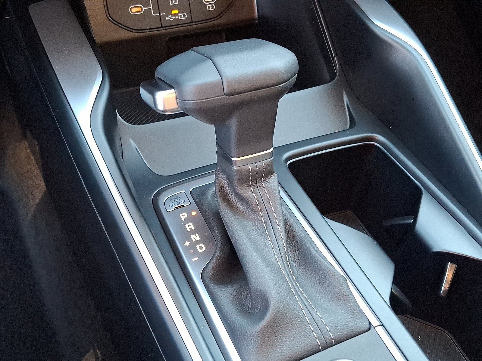 New 2026 Kia Sorento LX FWD image 10
