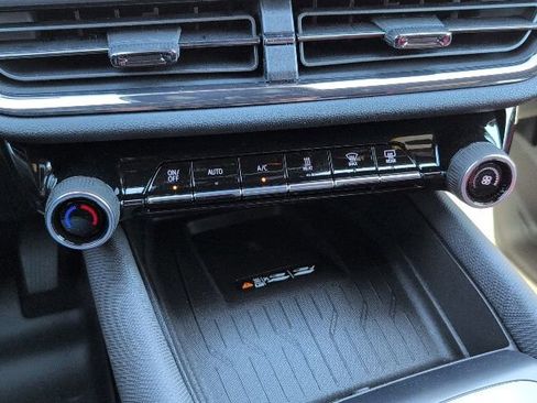 Used 2026 Chevrolet Equinox EV RS FWD image 27