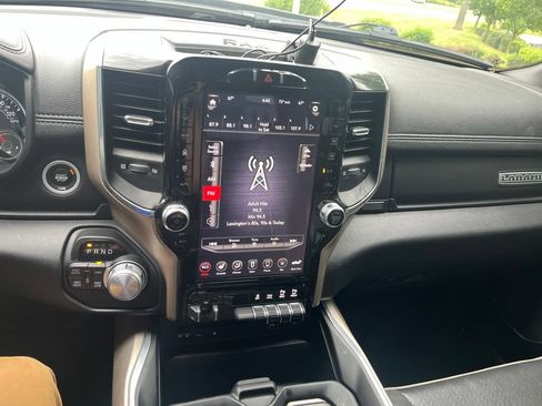 Used 2019 RAM 1500 Laramie AWD/4WD image 8