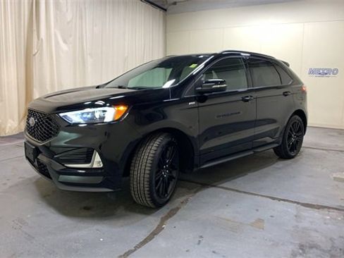 Used 2020 Ford Edge ST-Line w/ Cold Weather Package image 45