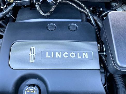 Used 2014 Lincoln MKX FWD w/ Equipment Group 101A image 32