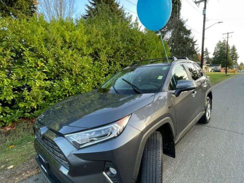 Used 2020 Toyota RAV4 Limited w/ All Weather Liner Package AWD/4WD image 3