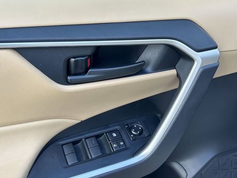 Used 2024 Toyota RAV4 LE image 18