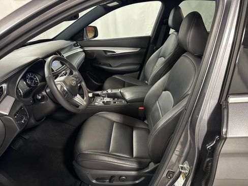 Used 2021 INFINITI QX50 Luxe w/ Appearance Package AWD/4WD image 3