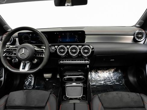 Used 2024 Mercedes-Benz CLA 35 AMG 4MATIC image 19
