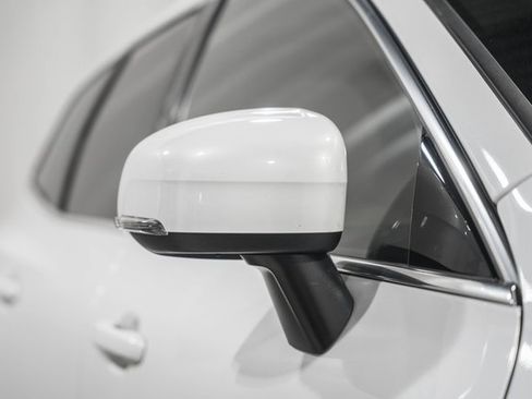 Used 2022 Volvo XC60 B5 Inscription w/ Climate Package image 14