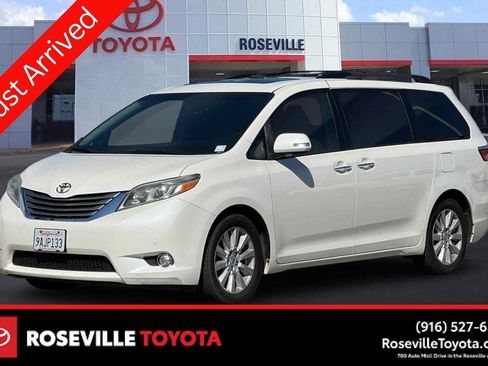 Used 2017 Toyota Sienna Limited Premium FWD image 1