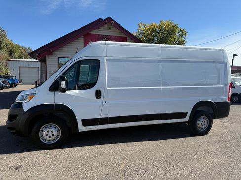 Used 2023 RAM ProMaster 2500 image 5