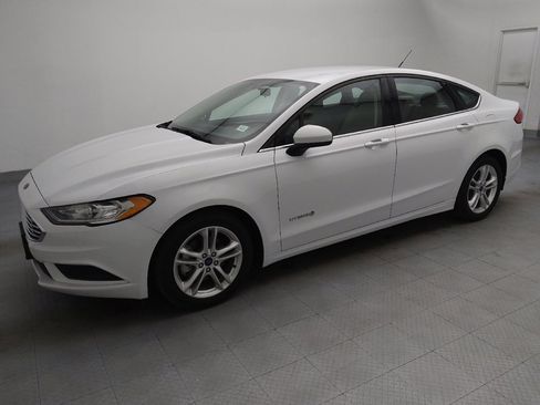 Used 2018 Ford Fusion S image 2