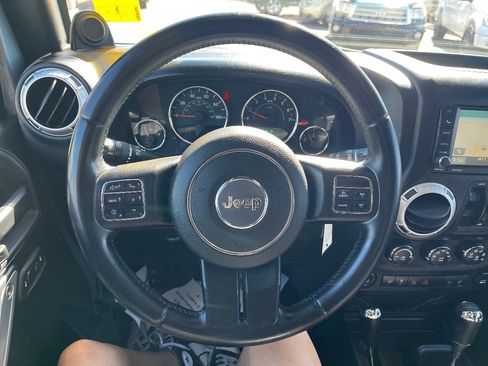 Used 2014 Jeep Wrangler Unlimited Rubicon w/ Connectivity Group image 17