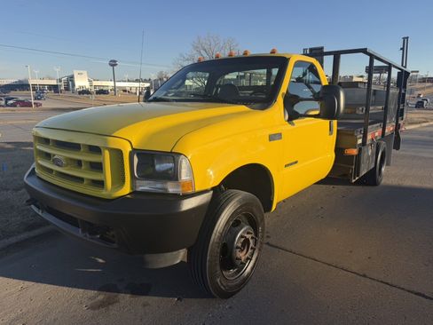 Used 2003 Ford F550 2WD Regular Cab Super Duty image 1